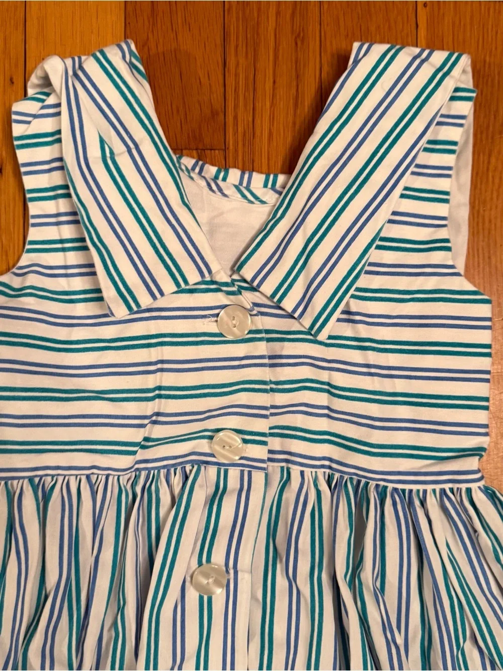 Vintage girls pinafore dress with fish appliqué by Fast Friends size 6